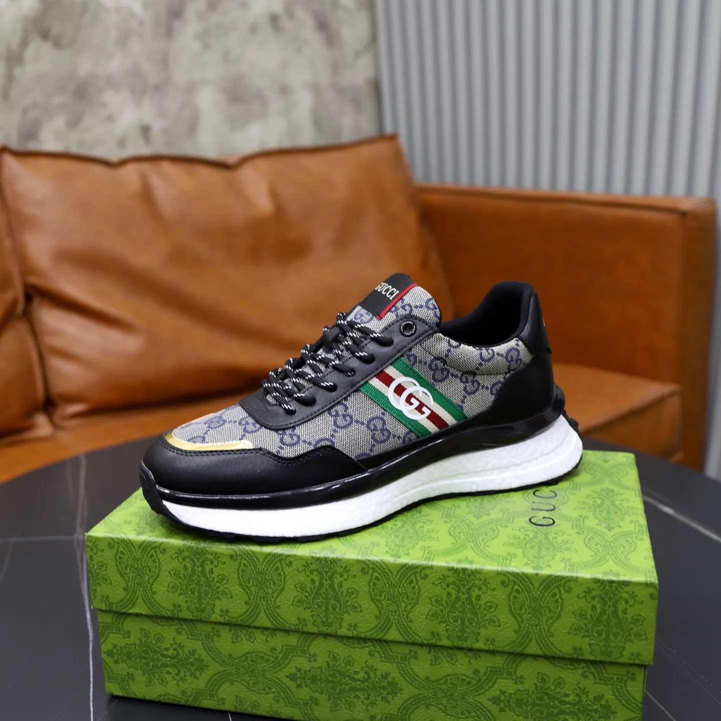 Ex-factory price: 462💰🙅‍♂️🙅‍♂️🙅‍♂️ Brand: GUCCI Standard code: 38-44 (45 customized) Grade: Same as the official website Material: Original material splicing Comfortable and breathable lining Lightweight and wear-resistant sports outsole Style category: Men's fashionable casual shoes Running sneakers Distinguished luxury brand elements Top luxury Color: actual picture color
